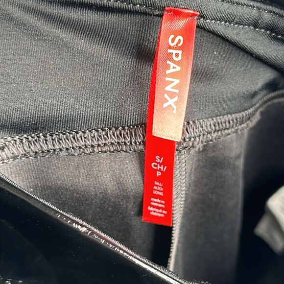 Spanx Faux Patent Leather Leggings in Classic Black Size S - Picture 7 of 16